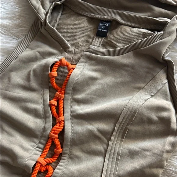 🧡TAN HOODED TANK WITH ROPE DETAIL🧡 - Picture 4 of 5